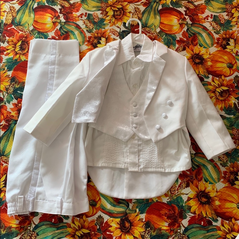 White Paisley Tux w/tails